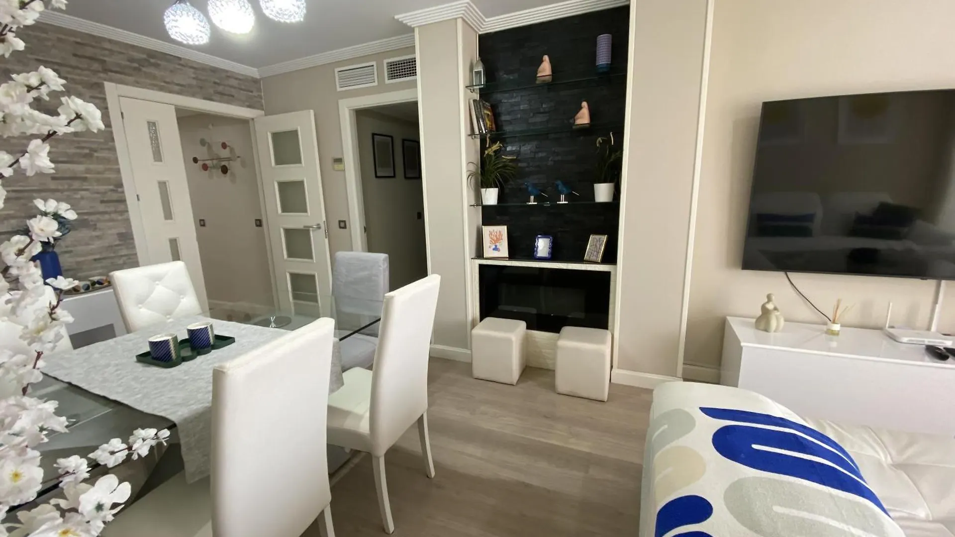 Апартаменты Apartamento Ezequiel By Solymar Holiday Торре-дель-Мар